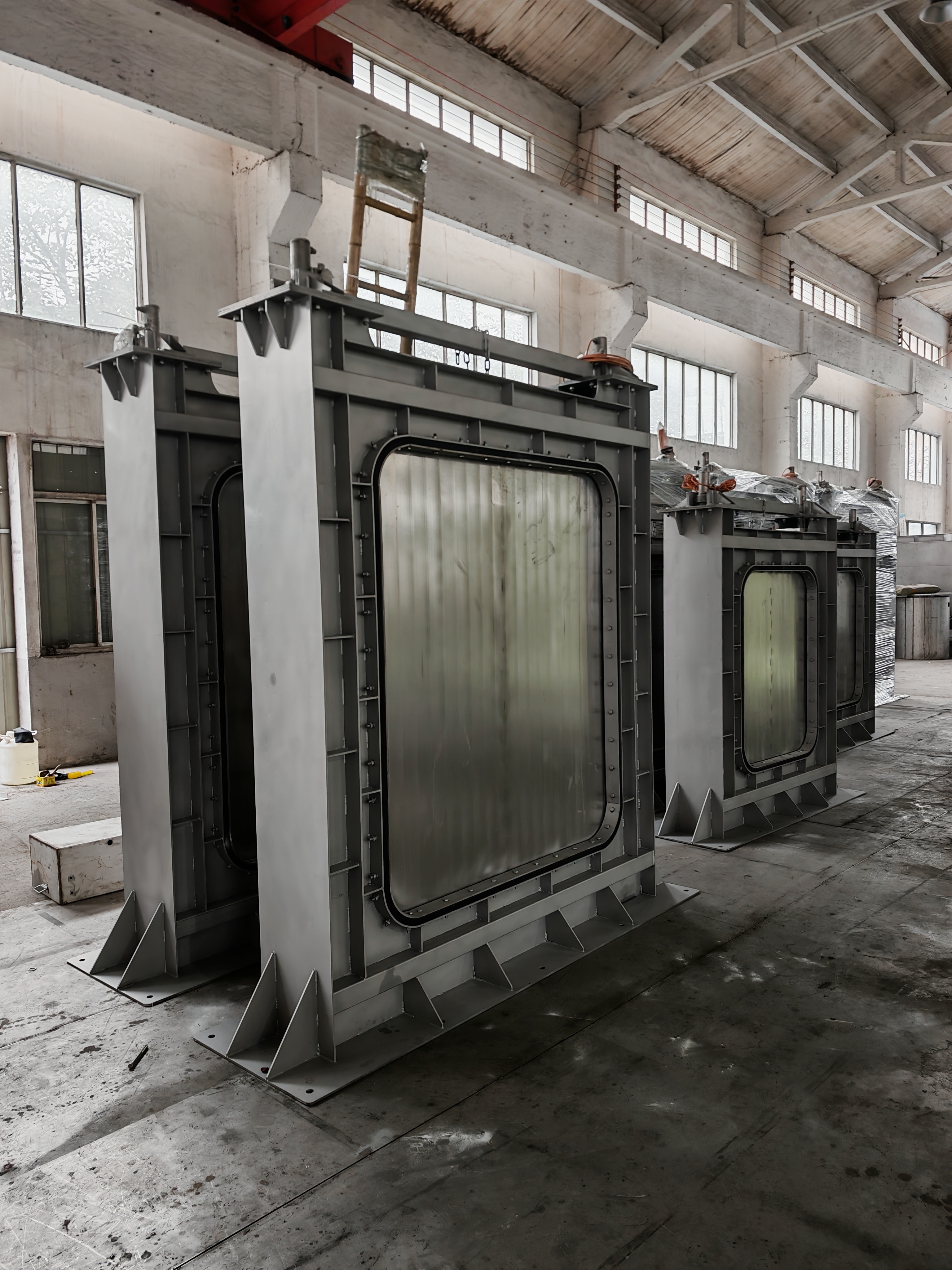 湖北荆州沙市区液动下开式堰门待发货